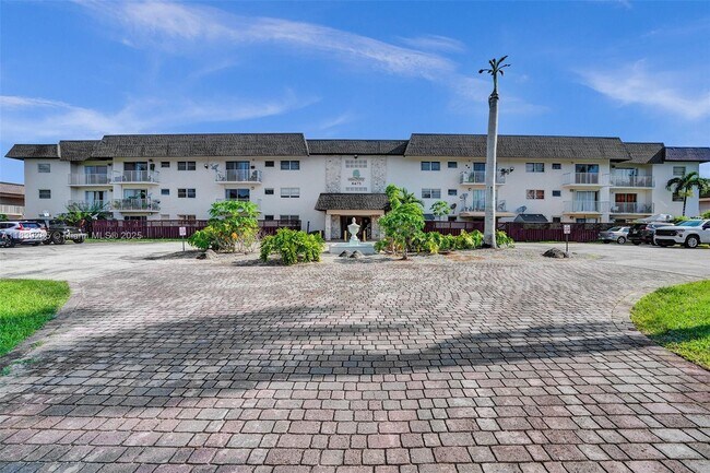 8475 SW 94th St in Miami, FL - Building Photo - Building Photo