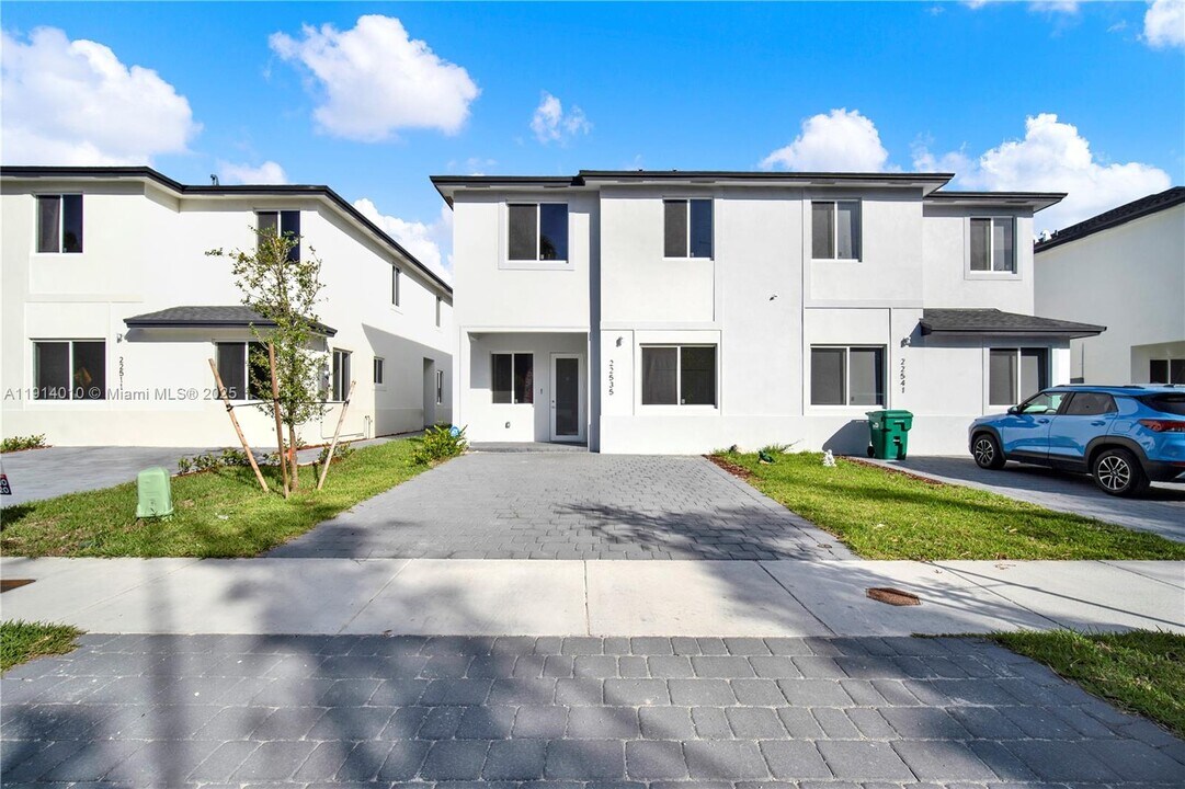 22535 SW 125th Ave in Goulds, FL - Building Photo