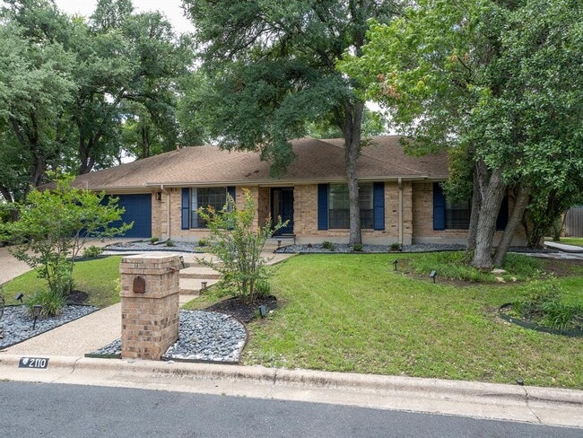 2110 Wychwood Dr in Austin, TX - Building Photo - Building Photo
