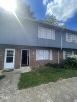 120 Byrum St in Cary, NC - Building Photo