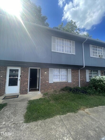 120 Byrum St in Cary, NC - Building Photo