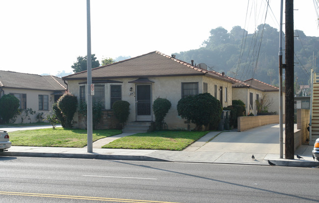 814 E Chevy Chase Dr in Glendale, CA - Building Photo - Building Photo