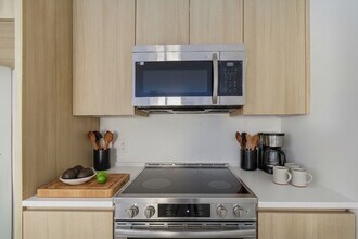 1066 Commonwealth Ave, Unit 502 in Boston, MA - Building Photo - Building Photo