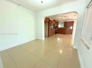 34 E 15th St in Hialeah, FL - Building Photo - Building Photo