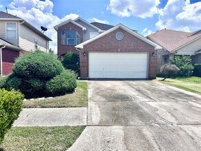 11710 Fossil Rock Ln in Houston, TX - Foto de edificio - Building Photo