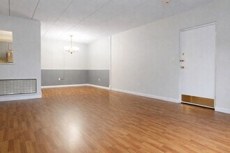 30 High St, Unit 303 in Dedham, MA - Building Photo - Building Photo