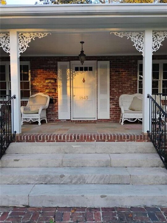 1845 Monroe Dr NE in Atlanta, GA - Foto de edificio