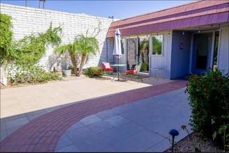 10705 W Topaz Dr in Sun City, AZ - Building Photo - Building Photo