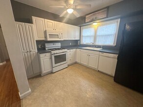 2240 SW Jewell Ave in Topeka, KS - Building Photo - Building Photo