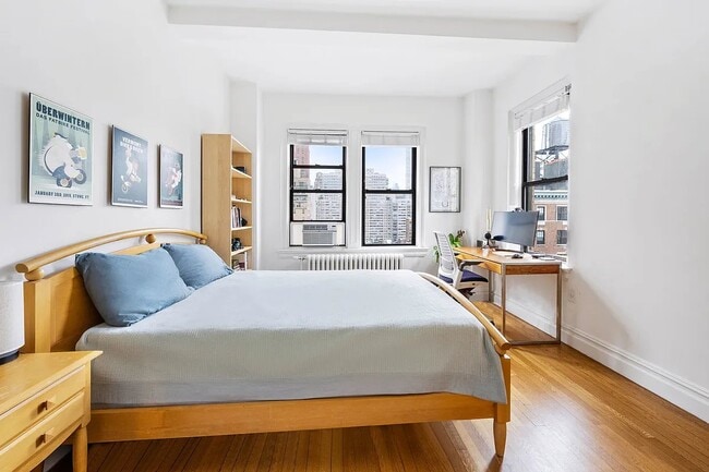 157 E 72nd St in New York, NY - Building Photo - Building Photo