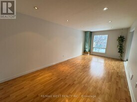 51 Michael Dr in Richmond Hill, ON - Building Photo