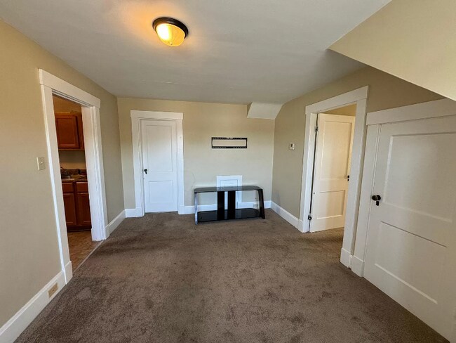 2565 Orland Ave in Cincinnati, OH - Building Photo - Building Photo