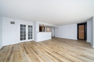 700 GROVE St in Jersey City, NJ - Building Photo - Building Photo