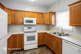 6039 Shining Oak Ln in Charlotte, NC - Foto de edificio - Building Photo