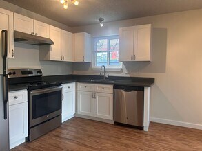 3831 34th Ave W in Seattle, WA - Building Photo - Building Photo