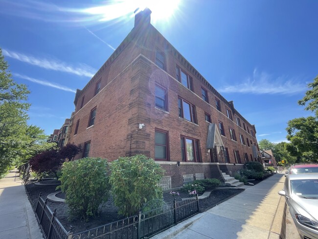 2545 W Iowa St, Unit 3