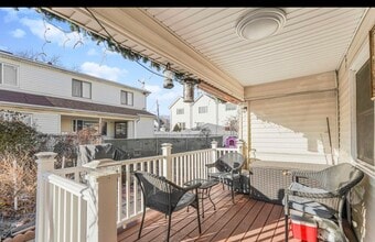 31 Greentree Ln in Staten Island, NY - Building Photo - Building Photo