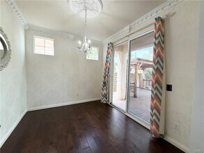 23229 Beachcomber Ln in Santa Clarita, CA - Foto de edificio - Building Photo