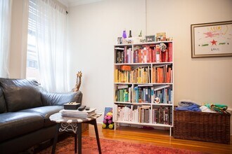 31 Irving St, Unit 5 in Boston, MA - Foto de edificio - Building Photo