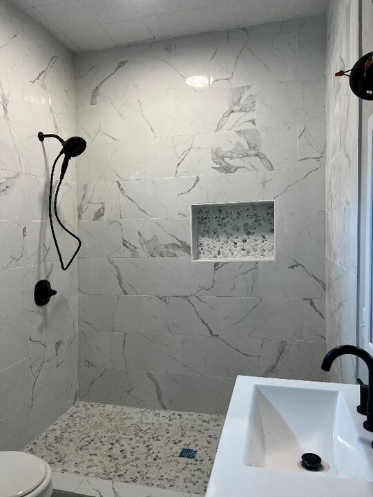 1018 W Sears St in Denison, TX - Foto de edificio