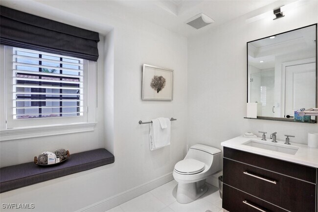 270 5th Ave S in Naples, FL - Building Photo - Building Photo