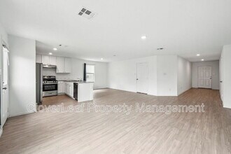 8842 Barrow Path in Converse, TX - Building Photo - Building Photo