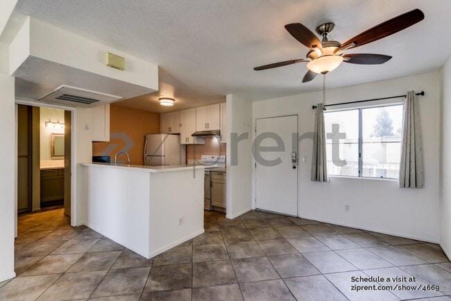 15000 Downey Ave in Paramount, CA - Building Photo - Building Photo