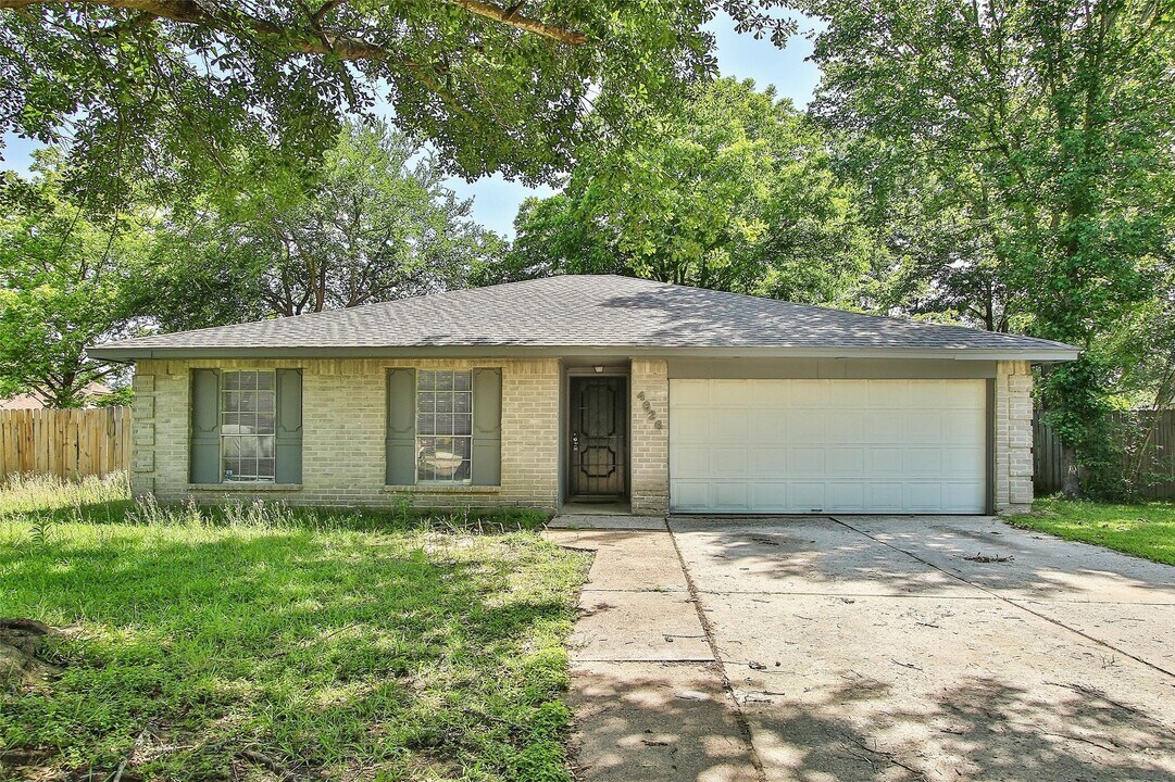 4626 Quailgate Dr in Spring, TX - Building Photo