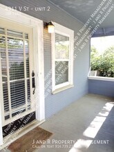 4311 V St-Unit -unit 2 in Sacramento, CA - Building Photo - Building Photo
