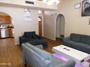 3454 Broken Arrow Dr in El Paso, TX - Building Photo - Building Photo