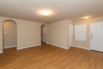 2411 Peterborough Way in Houston, TX - Building Photo - Building Photo