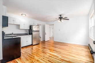 24 Duncan St in Wallingford, CT - Foto de edificio - Building Photo