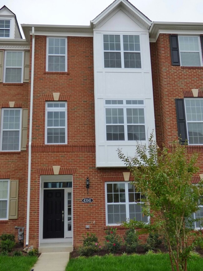 property at 43141 Whelplehill Terrace