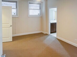 2334 N Greenview Ave in Chicago, IL - Building Photo - Building Photo