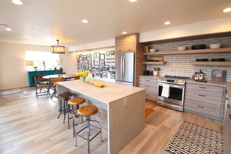 801 Southeast Cir NW in Albuquerque, NM - Building Photo - Building Photo