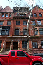 28 W 71st St in New York, NY - Building Photo - Building Photo