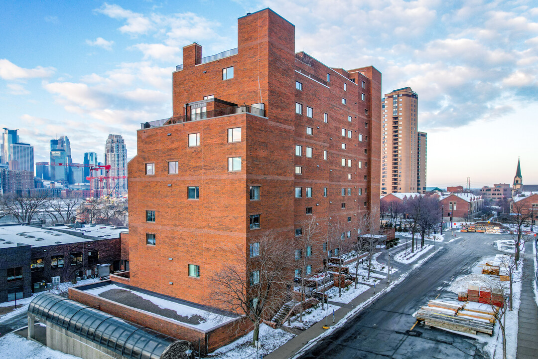 Winslow House in Minneapolis, MN - Building Photo