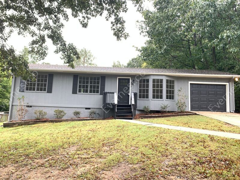 5935 Shane Cir in Pinson, AL - Building Photo