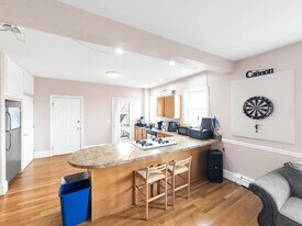 32 Fisher Ave in Boston, MA - Building Photo