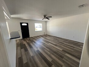 1061 Nomad Rd in Punta Gorda, FL - Building Photo - Building Photo