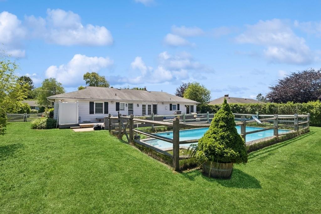 59 Wiltshire St in Southampton, NY - Building Photo