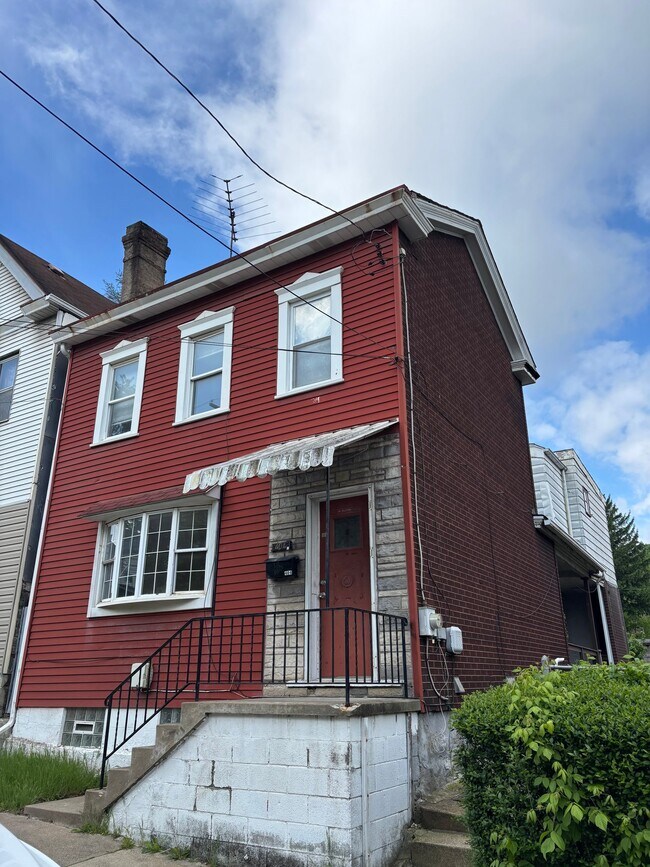 404 Curtin Ave in Pittsburgh, PA - Building Photo - Building Photo