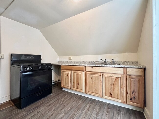 105 Spruce St in Oneonta, NY - Building Photo - Building Photo