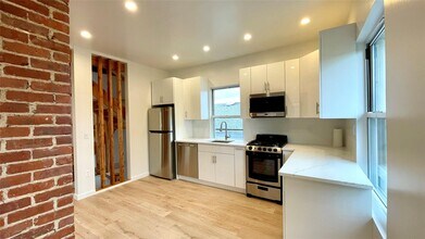 318 Beach 69th St in Queens, NY - Building Photo - Building Photo
