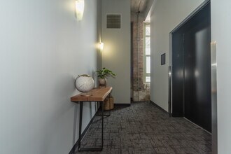2001 S Calumet Ave in Chicago, IL - Building Photo - Building Photo
