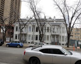 614 13th Ave SW in Calgary, AB - Building Photo