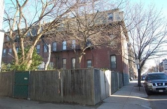 305 K St in South Boston, MA - Foto de edificio - Building Photo