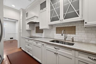 986 N Royal St in Alexandria, VA - Building Photo