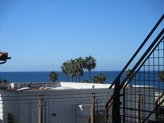 111 S Alameda Ln in San Clemente, CA - Building Photo - Building Photo