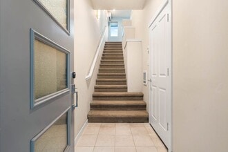 4326 NE 3rd St in Renton, WA - Building Photo - Building Photo